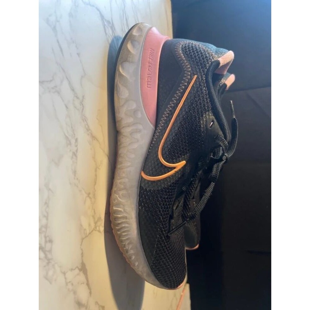 Women’s Nike renew